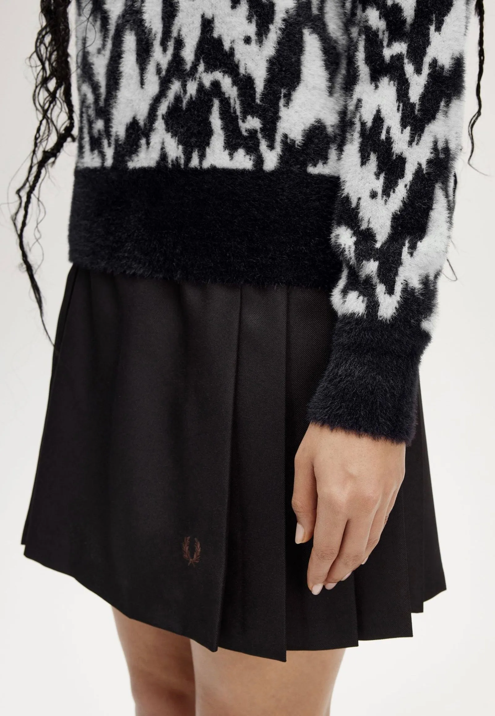 Fred Perry x Amy Winehouse - Animal Jacquard Ecru - Pullover