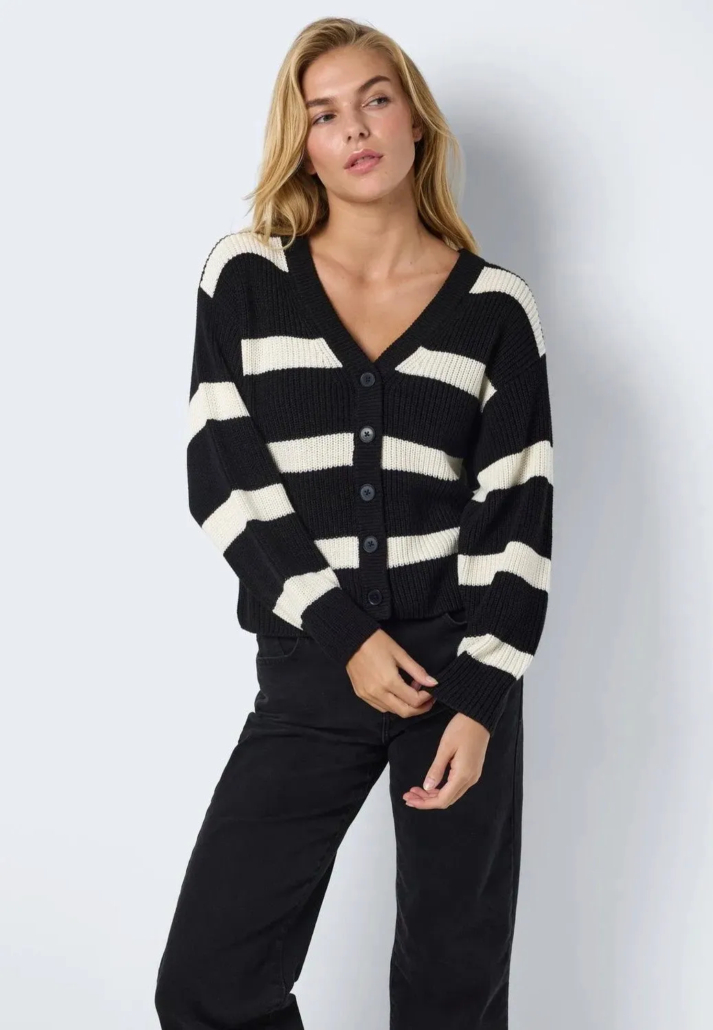 Noisy May - Maysa V Neck Black Eggnog - Cardigan